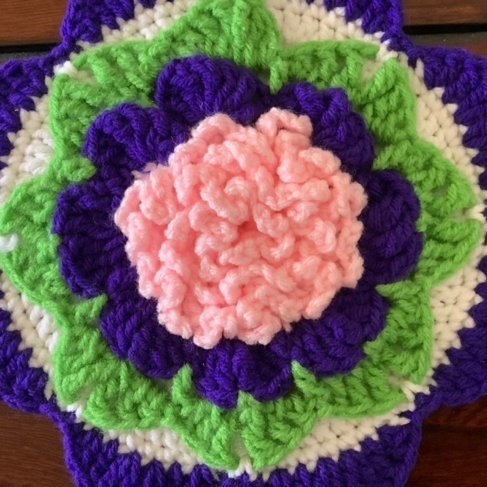 HAND MADE CROCHET POT HOLDER FLORAL DESIGN - Picture 3 of 6